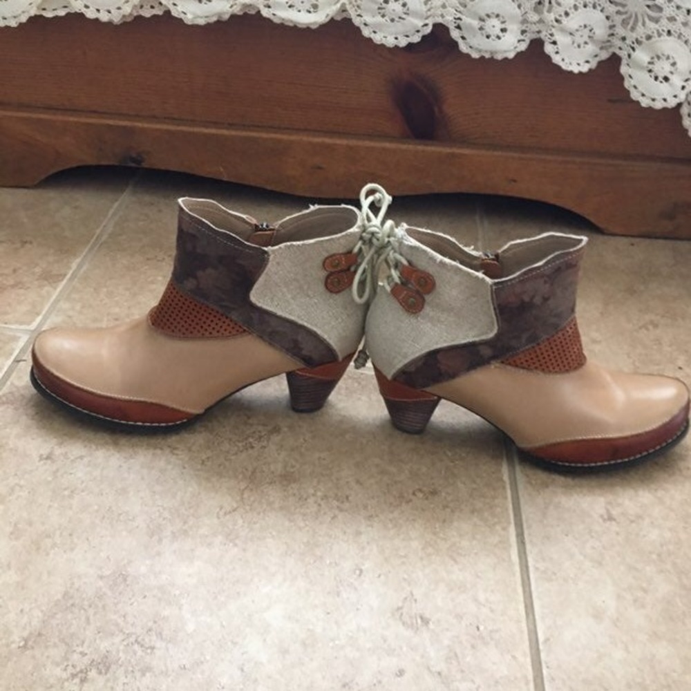 Elite brand boots size 10